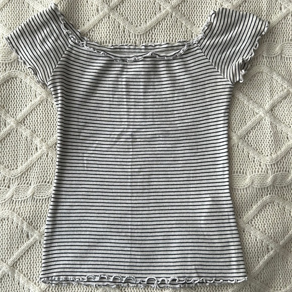 Hollister Basic Striped T-Shirt - Picture 2 of 3